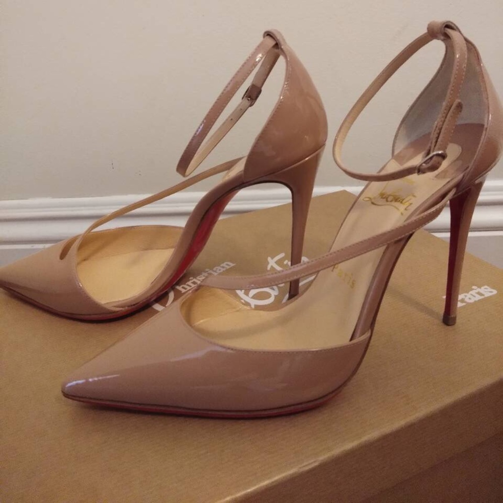 AUTHENTIC Christian Louboutin Fliketta Nude Pumps